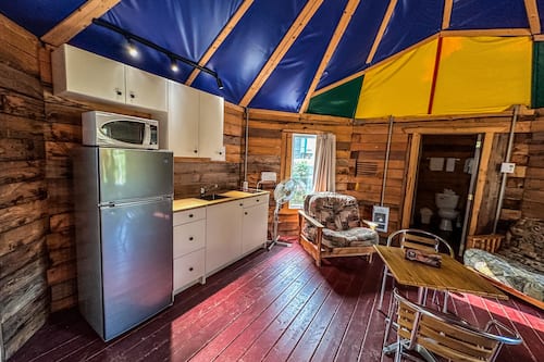 Tent (Tipi)