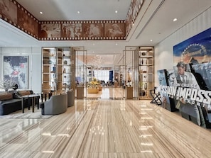 Lobby - Quasi-Homes | Paramount Midtown 3BR, Pool & Gym (Dubai)