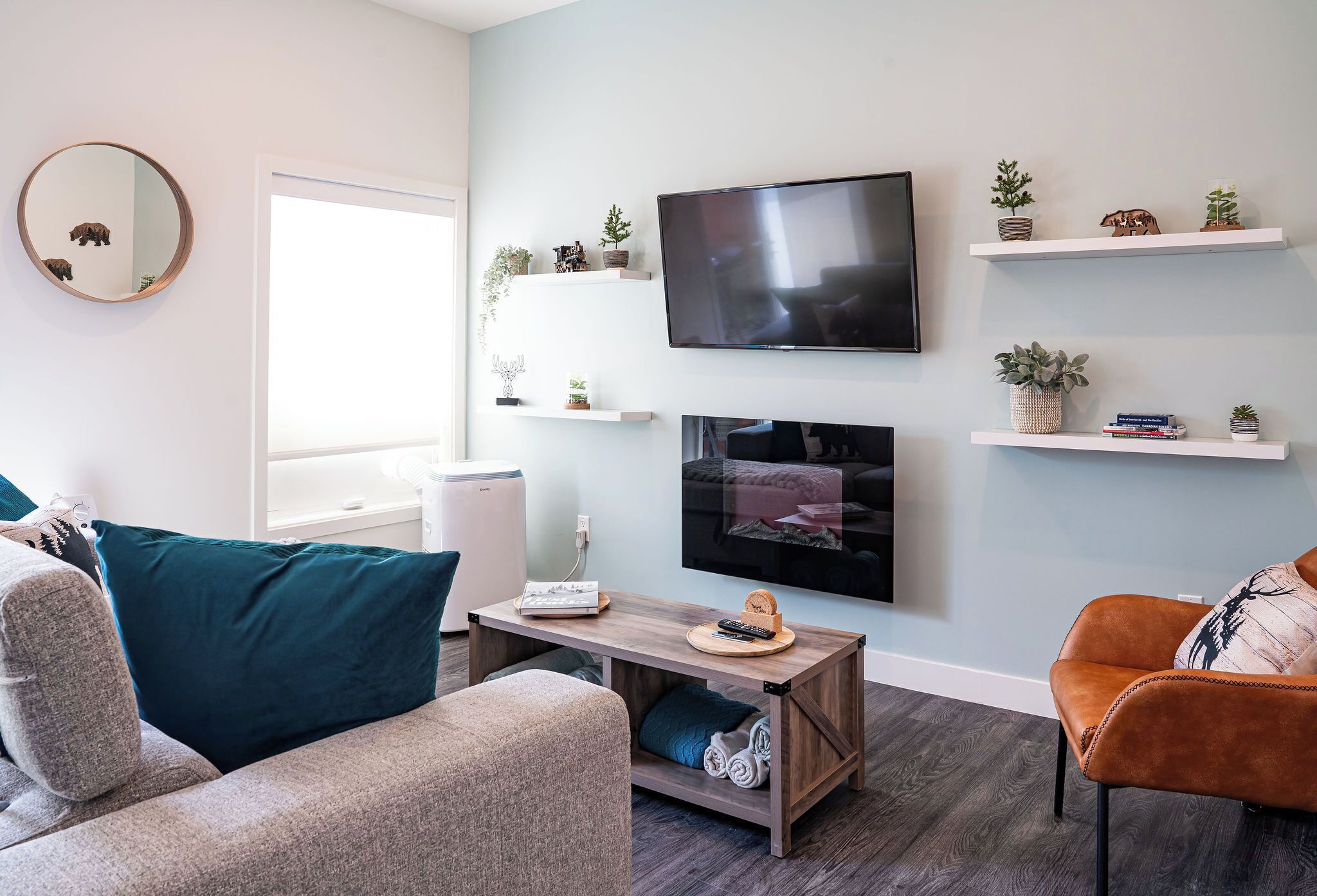 Condo | Living area | 32-inch flat-screen TV with digital channels