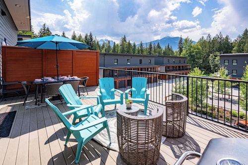 Peak Paradise by Revelstoke Vacations
