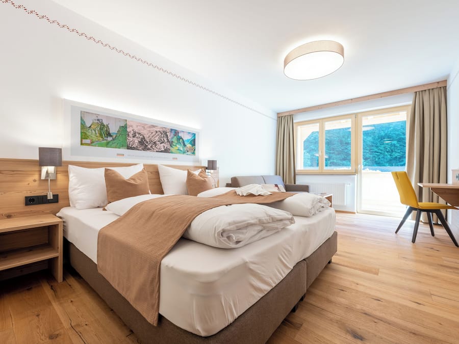 Exclusive Double Room | Free WiFi, bed sheets