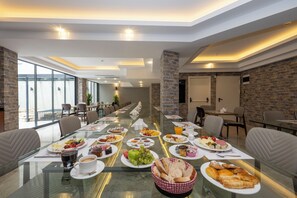 Free daily buffet breakfast - Hotel Ravi (Istanbul)