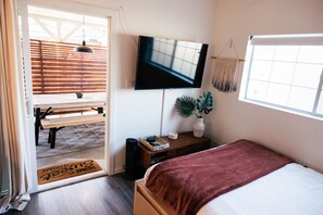 1 chambre, lit parapluie, Wi-Fi gratuit, draps fournis