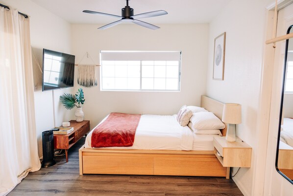 1 bedroom, travel cot, free WiFi, bed sheets