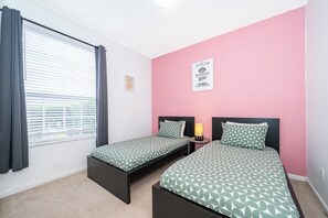 Classic Apartment | 3 bedrooms, free WiFi, bed sheets