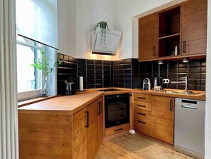 Kühlschrank, Ofen, Herdplatte, Geschirrspüler