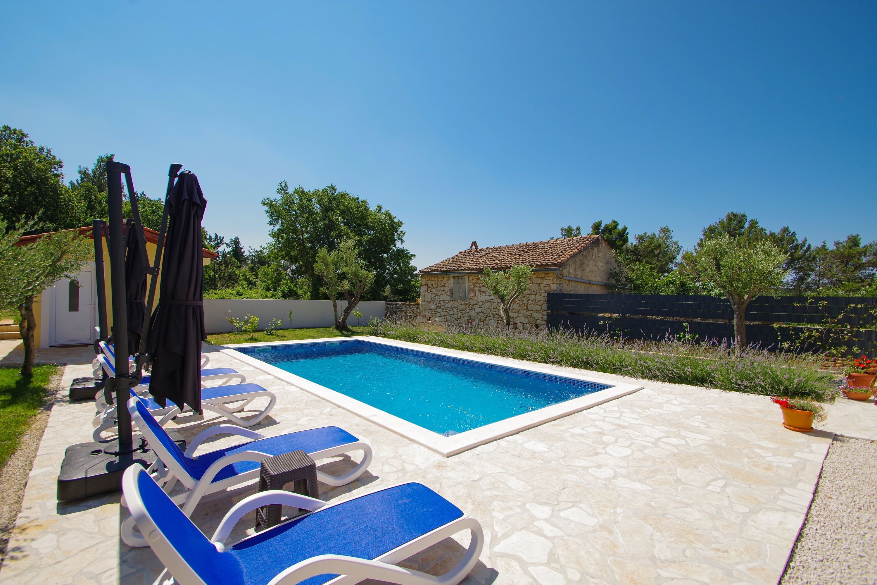 3 عدّة غرف نوم