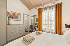 House - Iria Bella in Mar ana (Marcana)