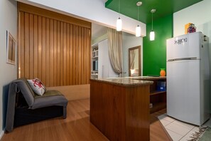 Estúdio | Cozinha privada | Geladeira, micro-ondas, fogão, cafeteira/chaleira