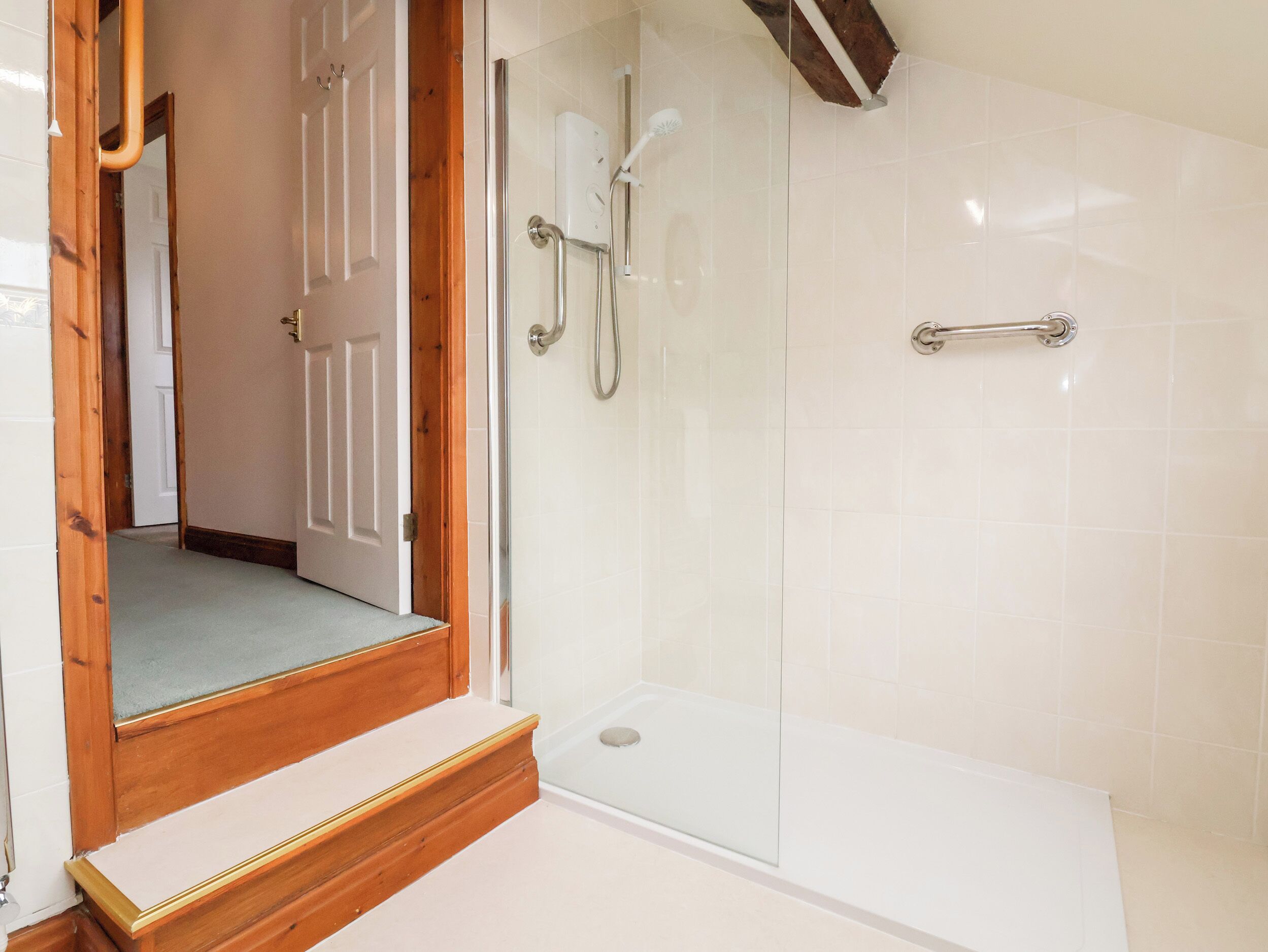 Shower, towels