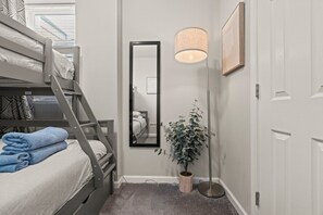 4 bedrooms, desk, iron/ironing board, travel cot