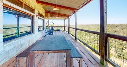 Radiant Ranch | Dog-friendly house in Fredericksburg with large deck, grill, W/D