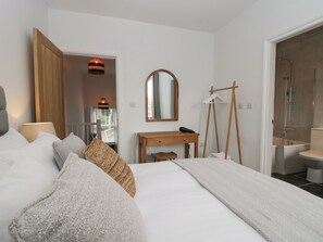 4 soverom, individuelt dekorert og individuelt innredet