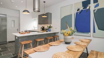 Fridge, dishwasher, electric kettle, toaster