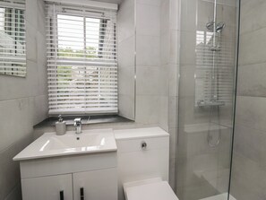 Shower - Rose Cottage (Ambleside)