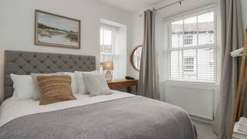 4 bedrooms, individually decorated, individually furnished, free WiFi