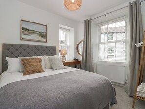 4 bedrooms, individually decorated, individually furnished, free WiFi