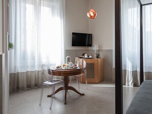 Deluxe-Zimmer | Hochwertige Bettwaren, Daunenbettdecken, Select-Comfort-Betten, Minibar