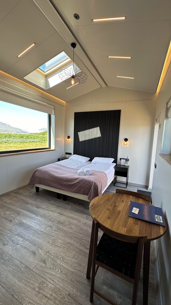 Basic Double Room | View from room - HH Gisting (Höfn)