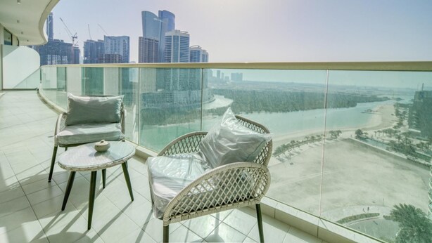 Apartment - Beachside Bliss and Panoramic Views on Reem Island (Abu Dhabi)