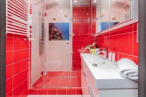 Shower, towels