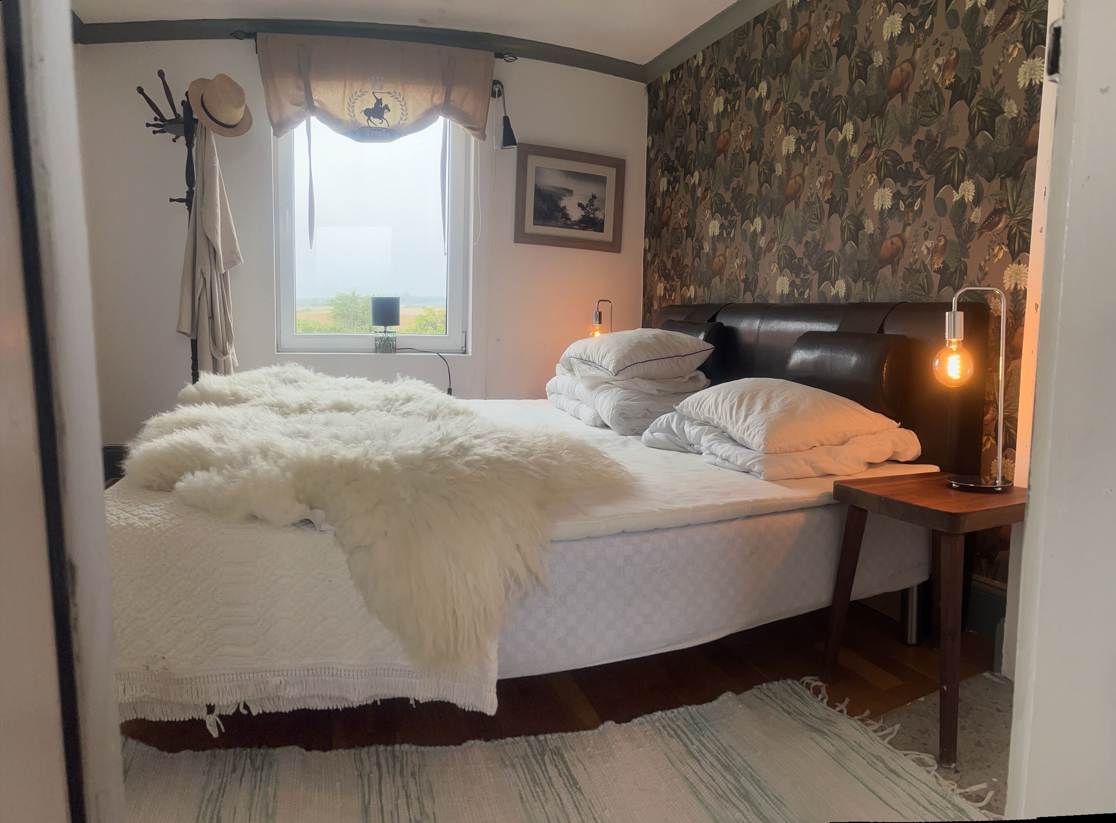 House | 5 bedrooms, iron/ironing board, free WiFi