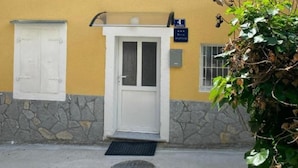 House - Holiday Houses, Villas Antonia - in old City Center (Omisalj)