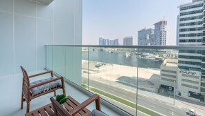 1 bedroom - Soothing 1BR at Downtown Dubai Business Bay (Dubai)