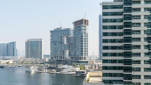 1 bedroom - Soothing 1BR at Downtown Dubai Business Bay (Dubai)