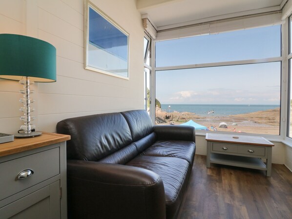 Cottage | Front of property - At the Bay Apartment (Ilfracombe)