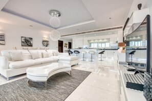 Apartment | 2 bedrooms - Stunning Sea View Private Beach on the Palm (Dubai)