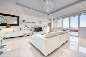 Apartment | 2 bedrooms - Stunning Sea View Private Beach on the Palm (Dubai)