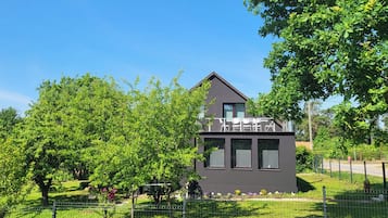 ハウス ベッド (複数台) | 外観