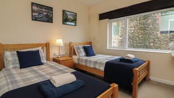 3 kamar tidur dan didekorasi berbeda-beda