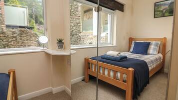 3 bedrooms, individually decorated, individually furnished, free WiFi