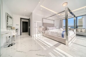 2 bedrooms - Lavish JBR Apt w Beach Ain Dubai View (Dubai)