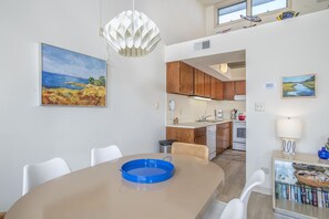 Casa de ciudad, 4 habitaciones | Restaurantes