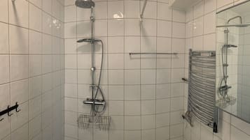 Apartemen | Kamar mandi | Shower