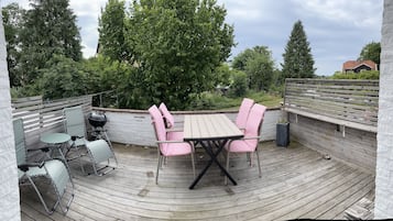 Apartment | Outdoor dining
