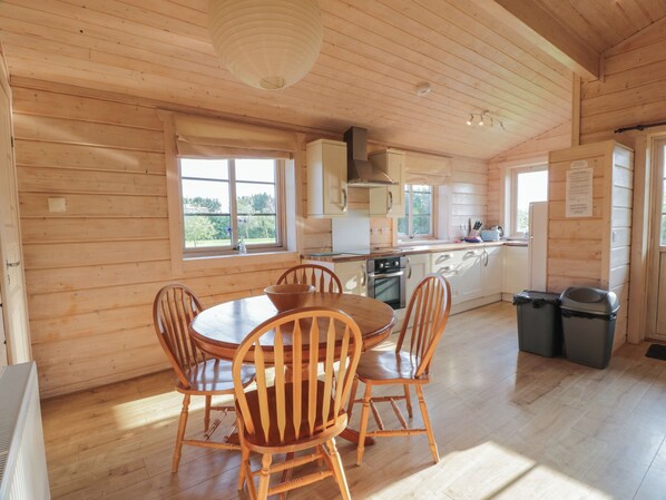 Dining - Lapwing Lodge (Dumfries)