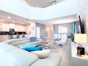 Maison, 5 chambres | Coin séjour