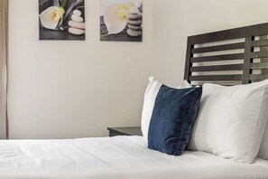 2 chambres, bureau, Wi-Fi gratuit, draps fournis