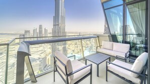House, Smoking - Contemporary Apt With Burj Khalifa View (Dubai)