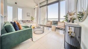 House, Smoking - Contemporary Apt With Burj Khalifa View (Dubai)