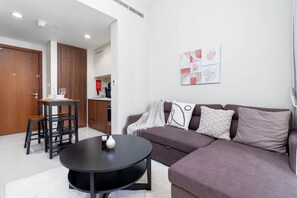 1 bedroom - Pristine 1 BR at Reva Residences (Dubai)