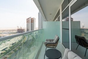 1 bedroom - Neat Studio at Carson C (Dubai)