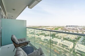 1 bedroom - Neat Studio at Carson C (Dubai)