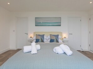 2 habitaciones, decoración personalizada y muebles diferentes 