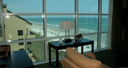 Three-Bedroom Suite - Seaside Resort by Capital Vacations