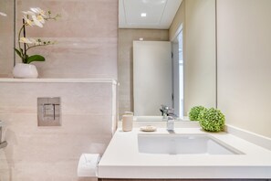 Studio - Bright Homey Studio Apartment in JLT (Dubai)